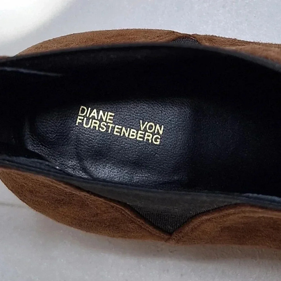 Diane Von Furstenburg Women's NADIE Brown Suede Chelsea Boots Size 9 - Picture 2 of 15